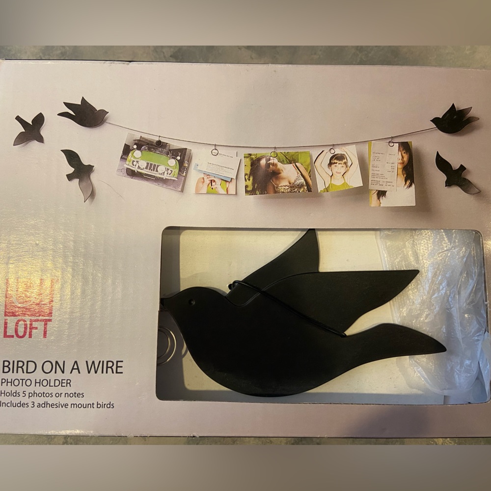 Wire bird photo holder